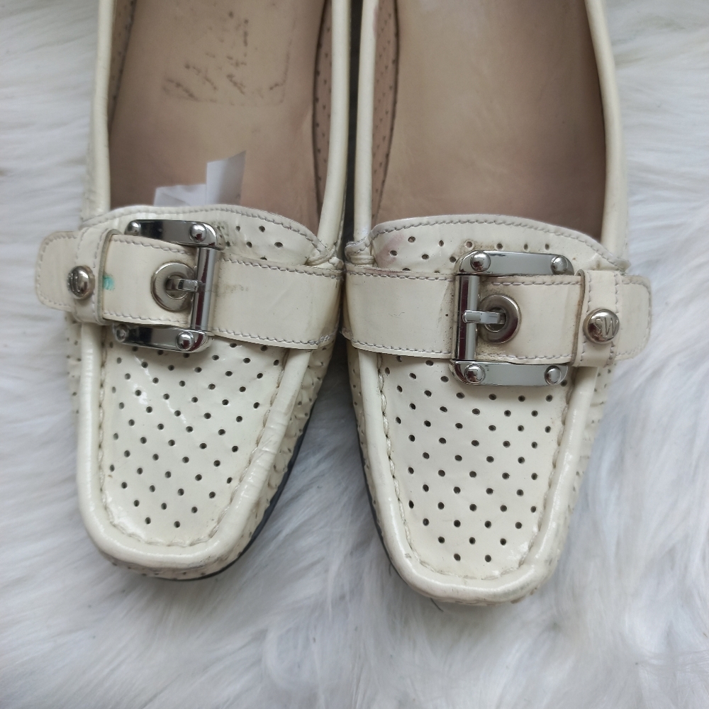 Stuart Weitzman Women's Cream Loafer with Silver Buckle - Picture 11 of 15